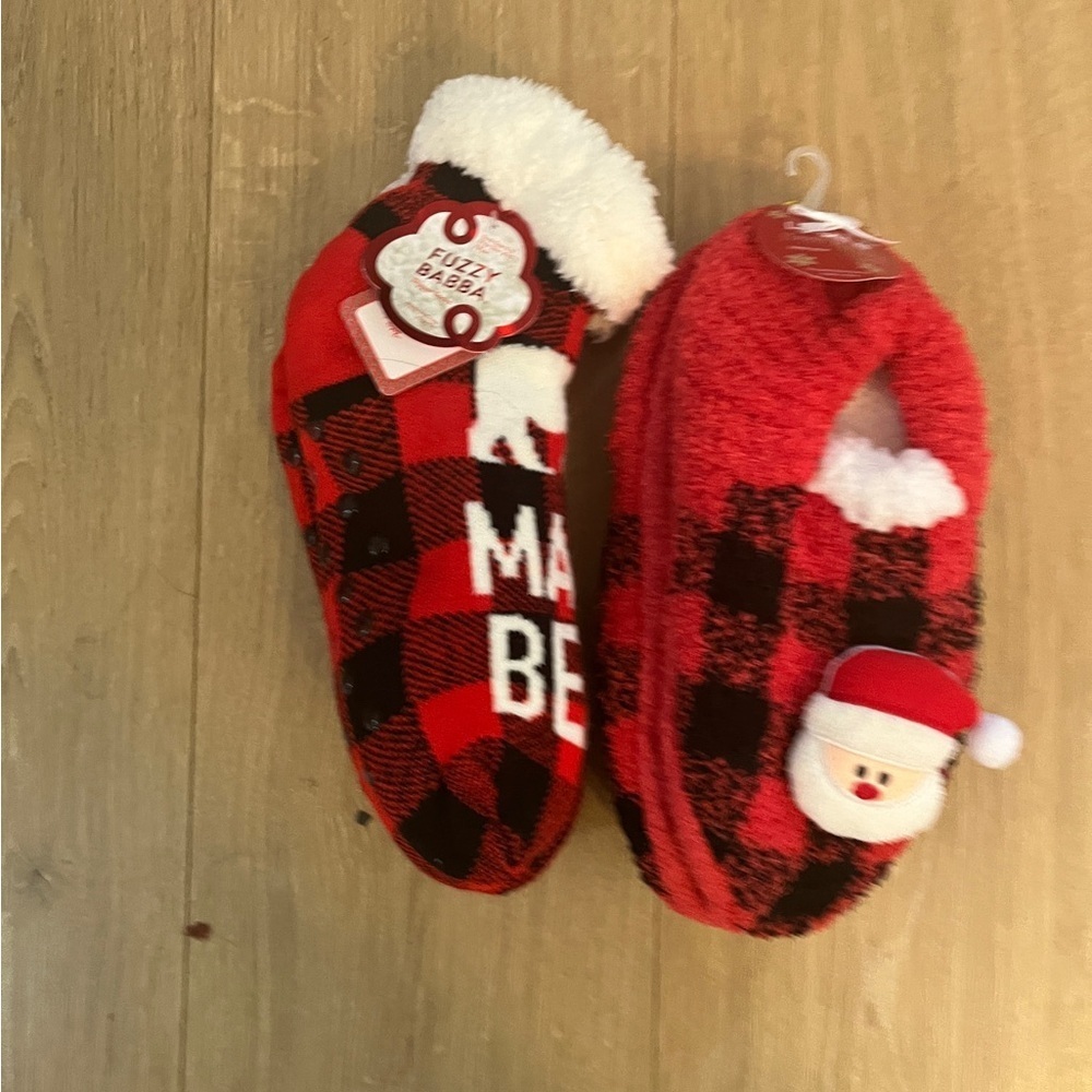Set of 2 Cozy Christmas Slipper Socks – Fuzzy Babba & Legale – Size 4–10